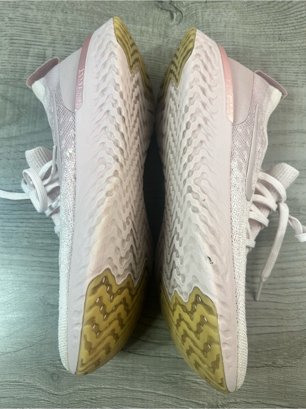 Nike Epic React Flyknit Size 10.5 Women’s Athletic Shoes - Pale Pink Knit - Picture 6 of 10